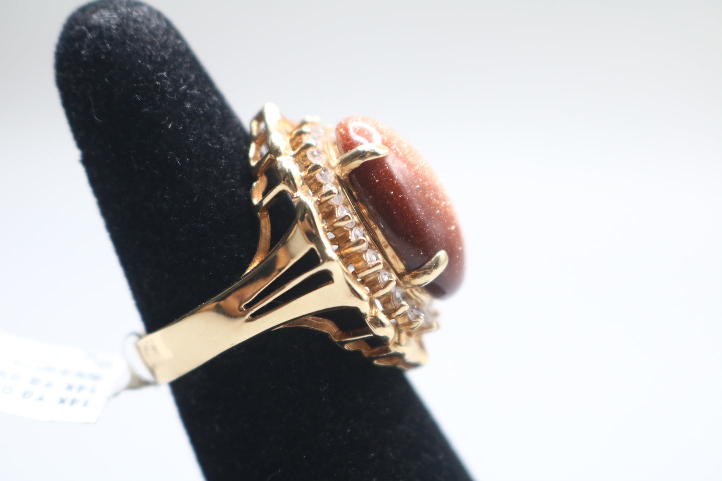 14k Yellow Gold Oval Cocktail Ring (size 7 1/2)