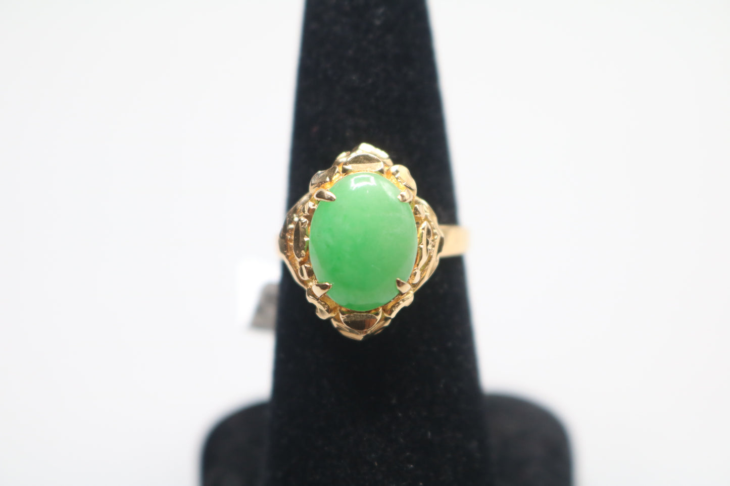 18k Yellow Gold Jade Cocktail Ring (Size 7)