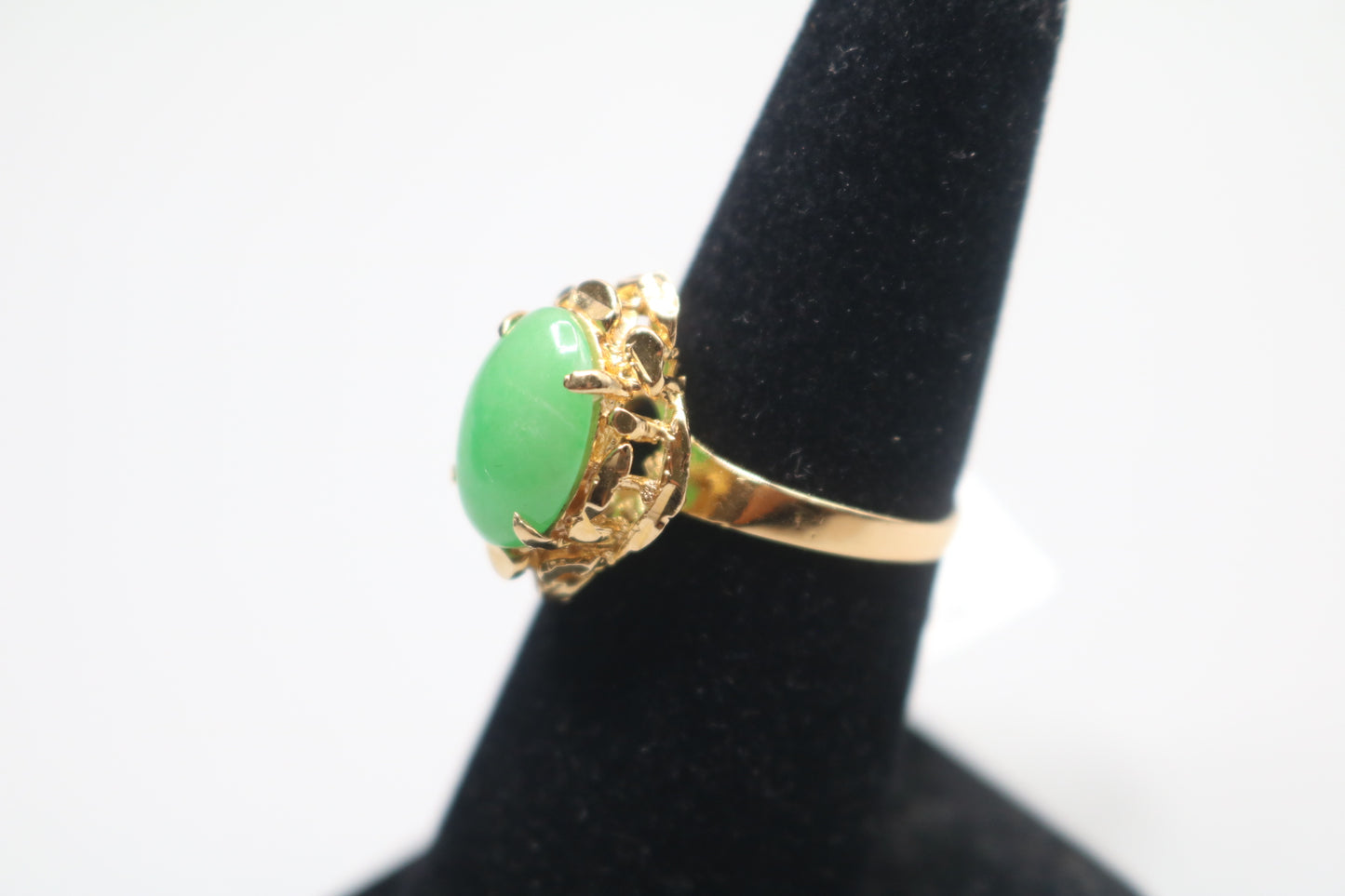 18k Yellow Gold Jade Cocktail Ring (Size 7)