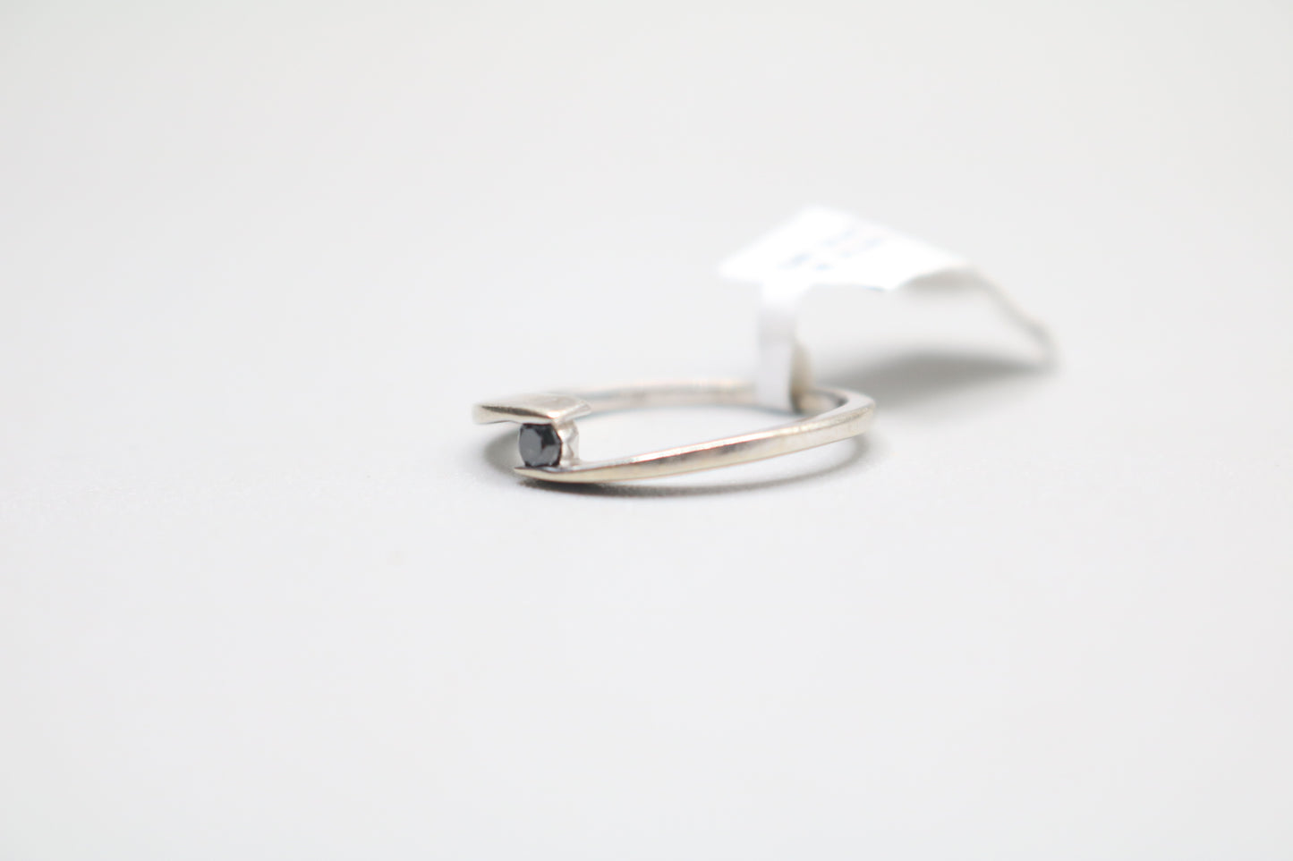 14k White Gold Black Stone Bypass Ring (Size 5 3/4)