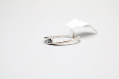 14k White Gold Black Stone Bypass Ring (Size 5 3/4)
