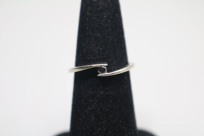14k White Gold Black Stone Bypass Ring (Size 5 3/4)