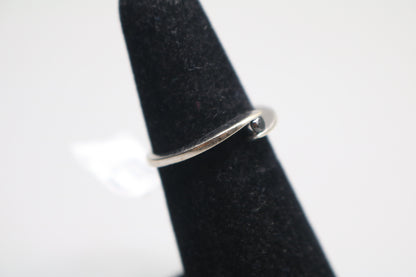 14k White Gold Black Stone Bypass Ring (Size 5 3/4)