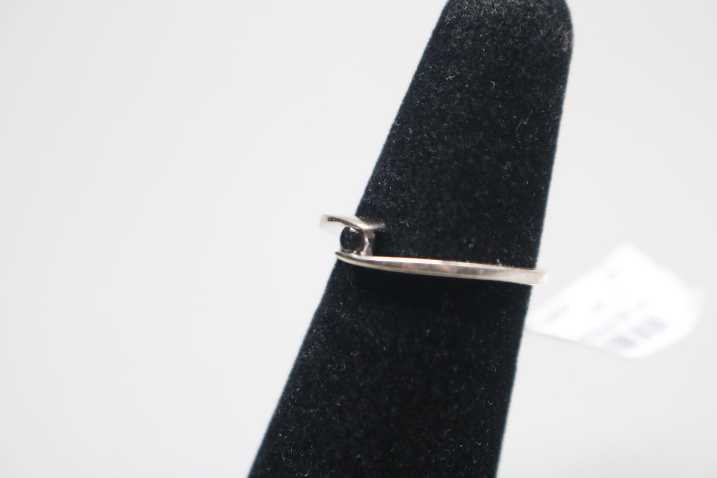 14k White Gold Black Stone Bypass Ring (Size 5 3/4)