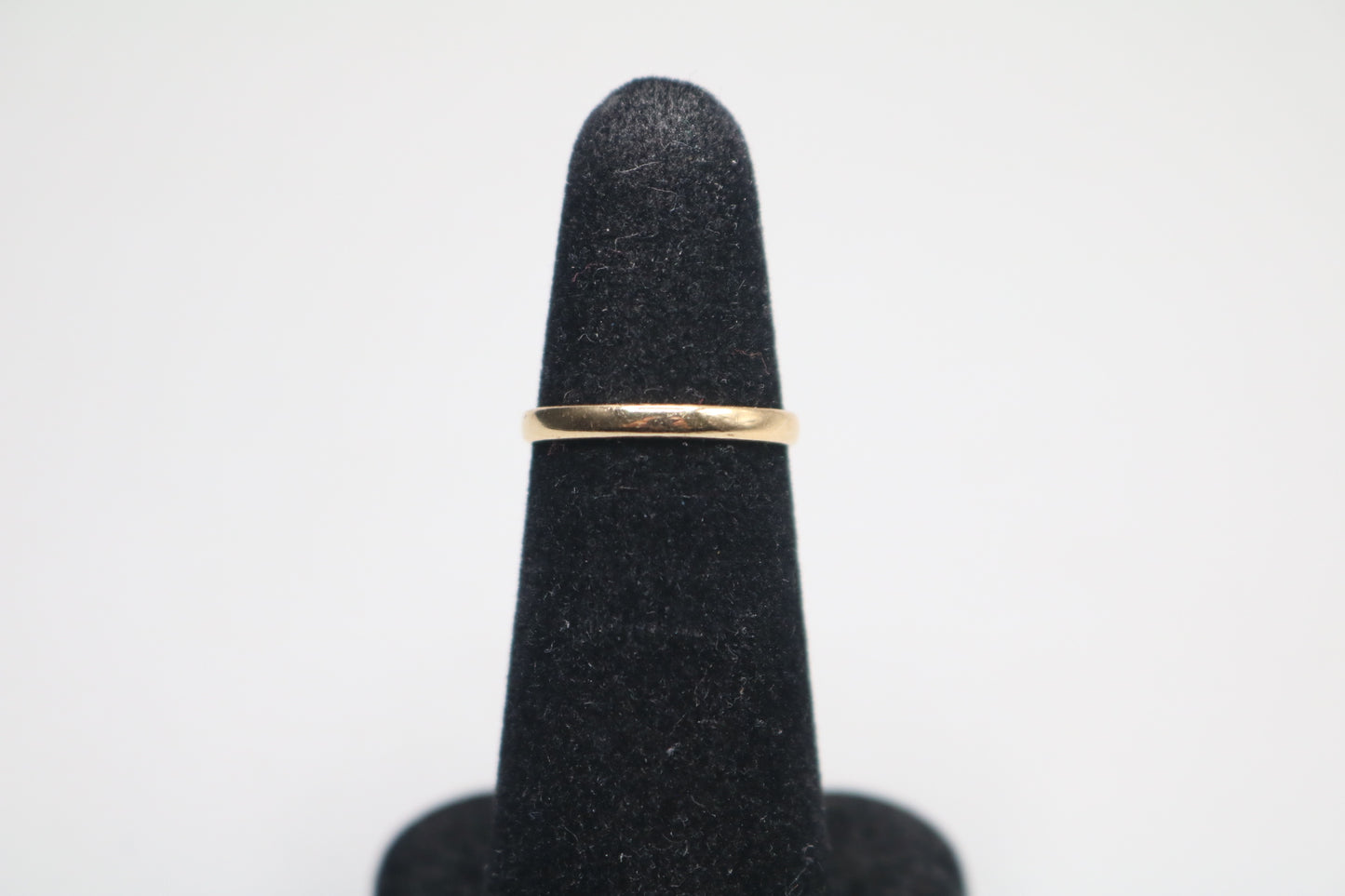 14k Yellow Gold Classic Band Ring (Size 5)