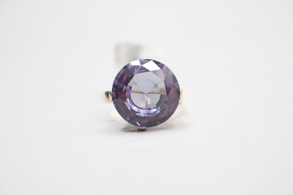 14k Yellow Gold Purple Solitaire Ring (Size 7)