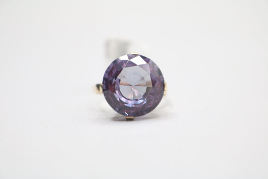 14k Yellow Gold Purple Solitaire Ring (Size 7)