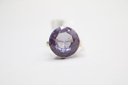 14k Yellow Gold Purple Solitaire Ring (Size 7)