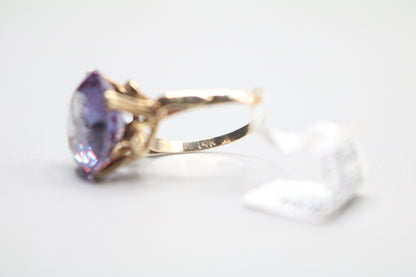 14k Yellow Gold Purple Solitaire Ring (Size 7)