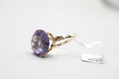 14k Yellow Gold Purple Solitaire Ring (Size 7)