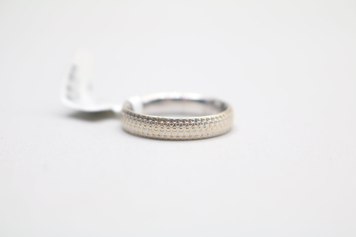 14k White Gold Fancy Band Ring (Size 7)