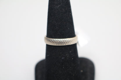 14k White Gold Fancy Band Ring (Size 7)