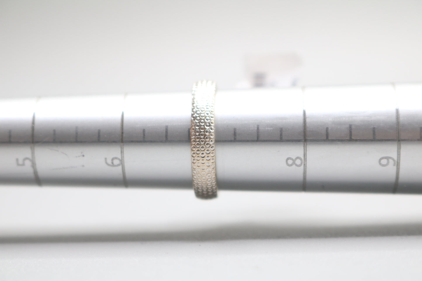 14k White Gold Fancy Band Ring (Size 7)