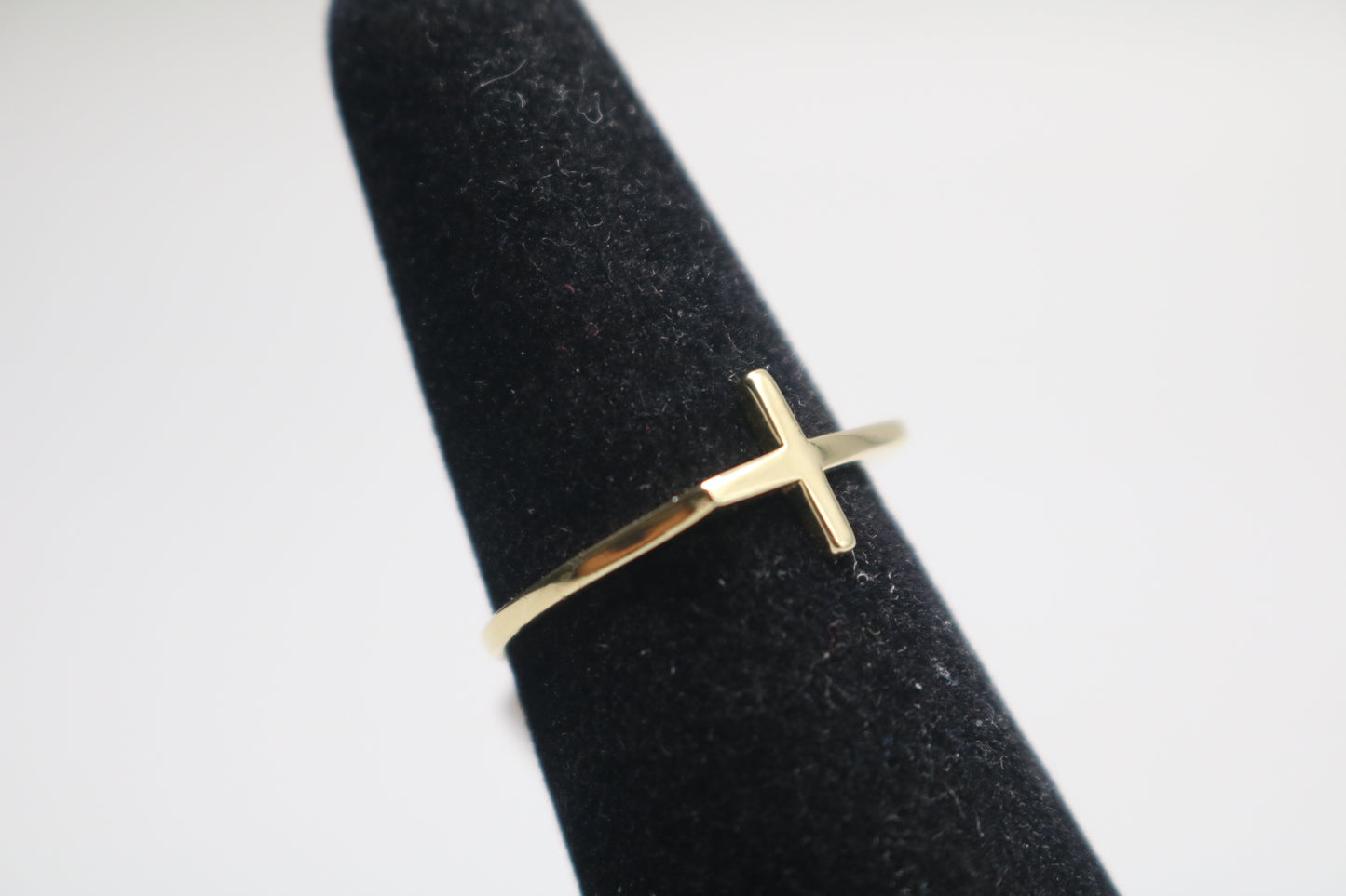 14K Yellow Gold Cross Band Ring (Size 6 3/4)