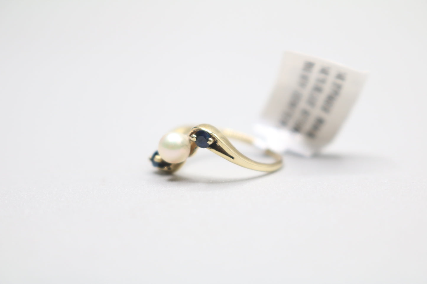 14k Yellow Gold Blue Stone Bypass With Center Pearl (Size 3 1/2)