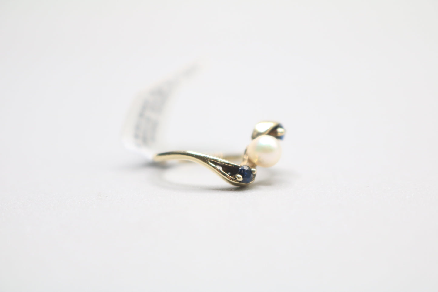 14k Yellow Gold Blue Stone Bypass With Center Pearl (Size 3 1/2)