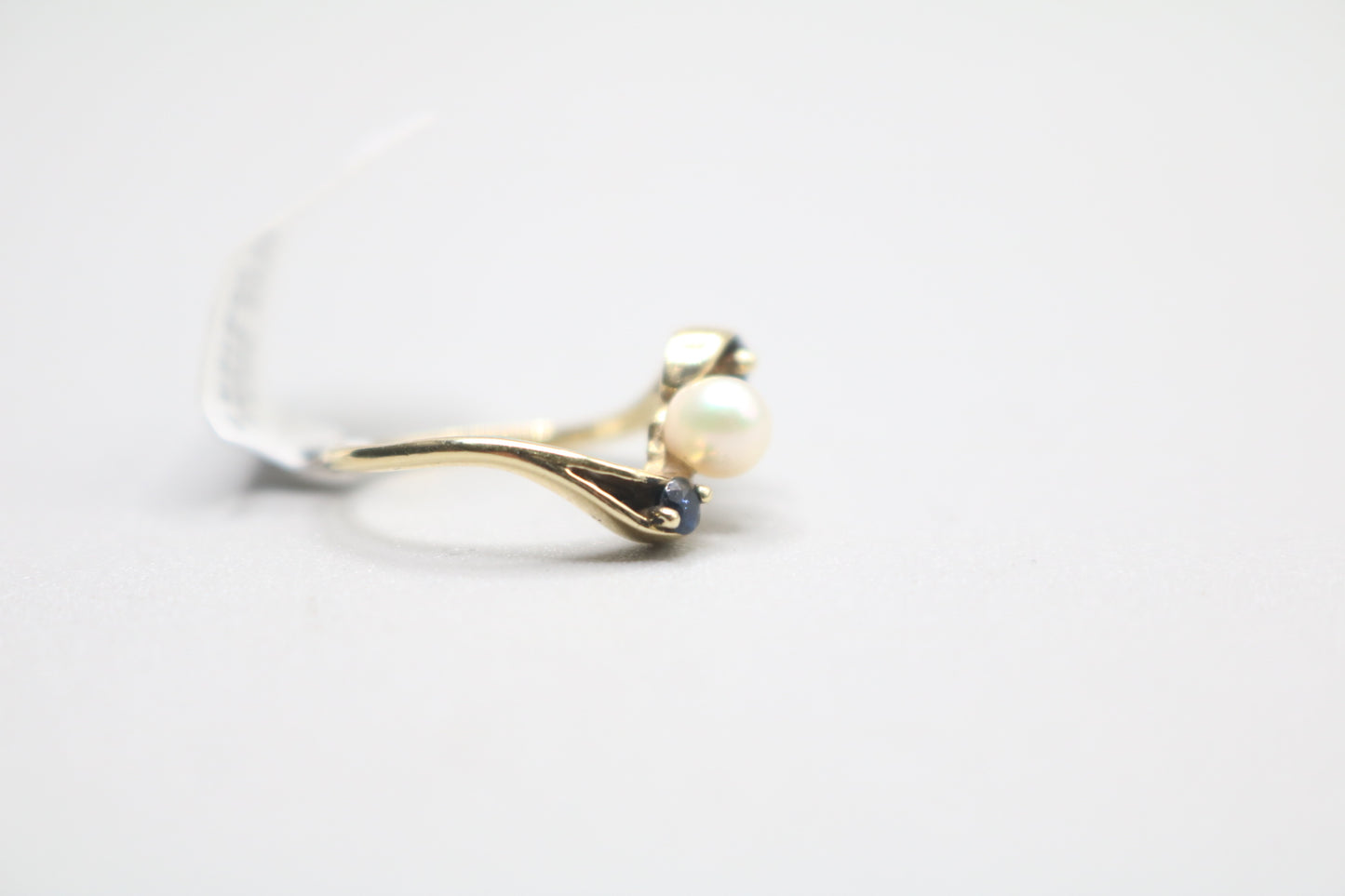 14k Yellow Gold Blue Stone Bypass With Center Pearl (Size 3 1/2)