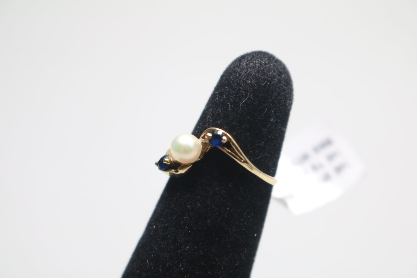 14k Yellow Gold Blue Stone Bypass With Center Pearl (Size 3 1/2)