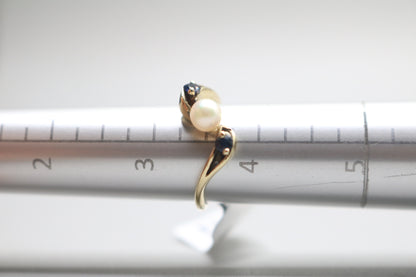 14k Yellow Gold Blue Stone Bypass With Center Pearl (Size 3 1/2)