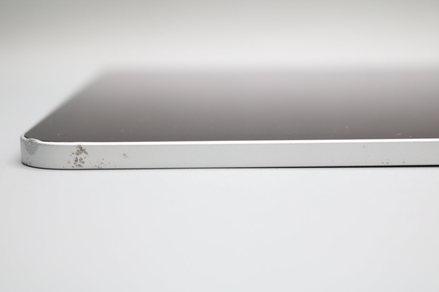 Apple A2228 iPad Pro (2nd Generation) 128 GB 11 Inch