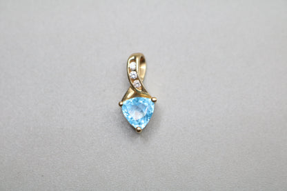 14k Yellow Gold Blue Stone Triangle Charm w/Clear Stones