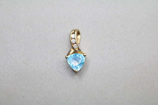 14k Yellow Gold Blue Stone Triangle Charm w/Clear Stones