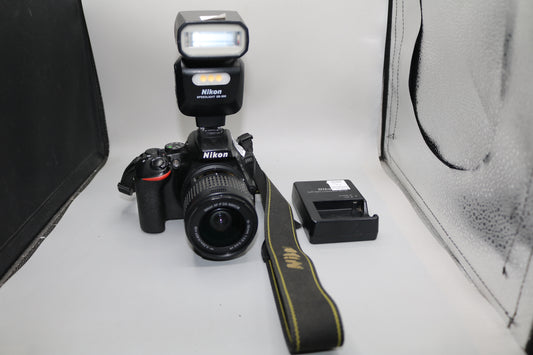 Nikon D5600 N1538 Digital Camera with Nikon 18-55mm Lens and SB-500 Flash