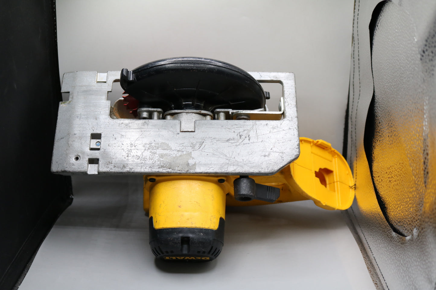 18V Cordless Circular Saw DC390 (No Shipping)