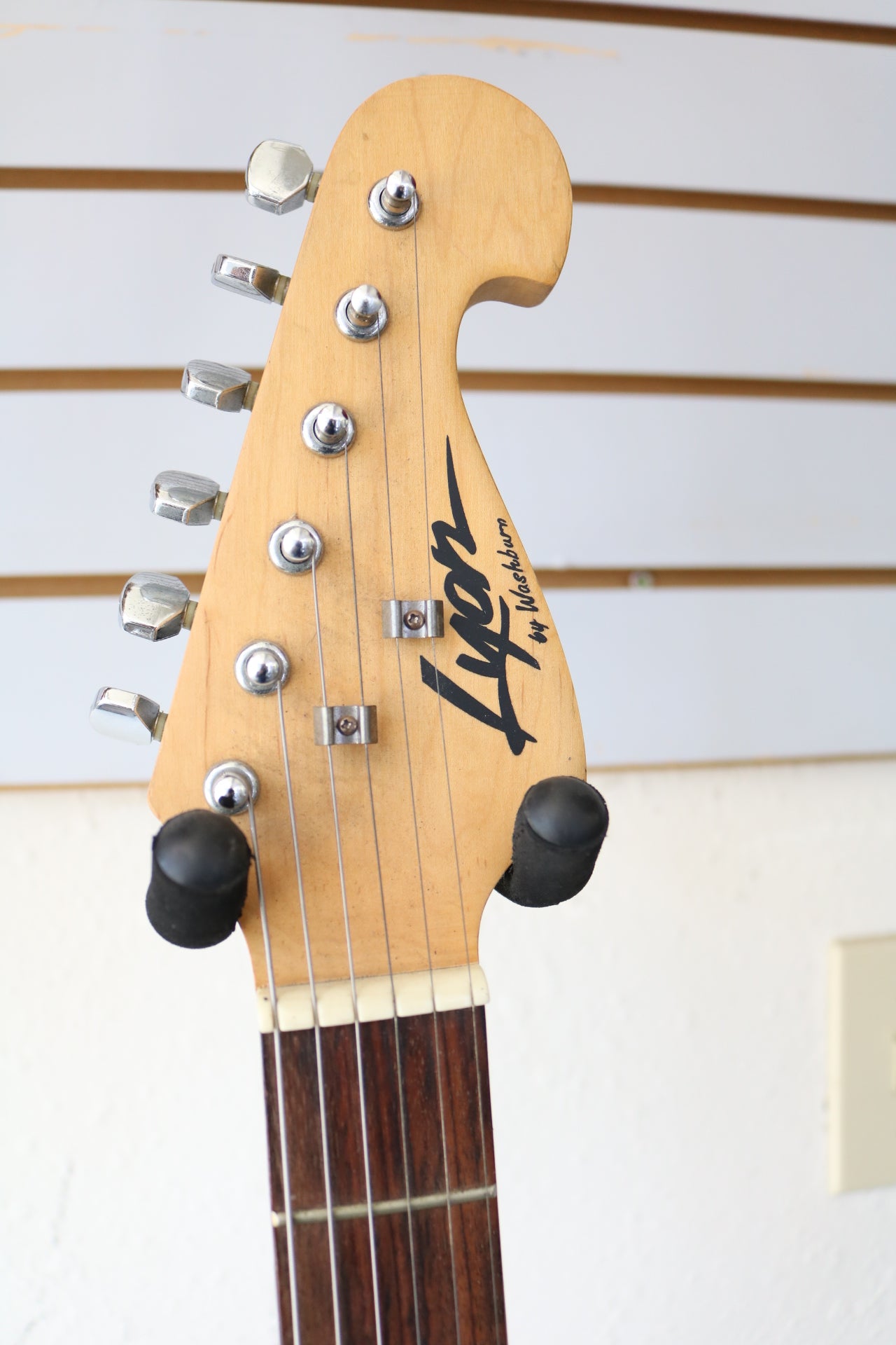 Pre-Owned Lyon by Washburn Strat Electric Guitar | No-Shipping