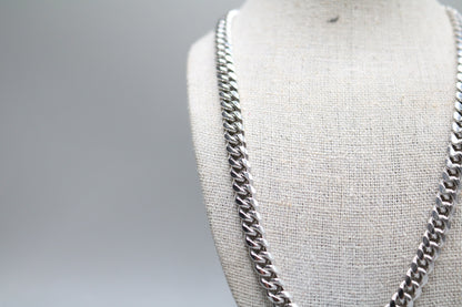 Sterling Silver Curb Chain (22 Inches)