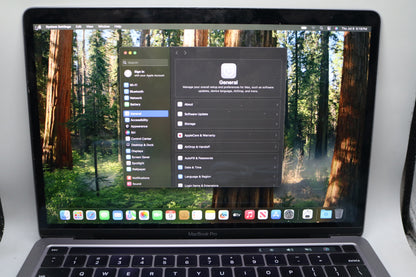 2020 Apple A2889 MacBook Pro (256GB, 8 GB RAM, Intel Core i5, Mac OS 15.7.3) (Please Read)