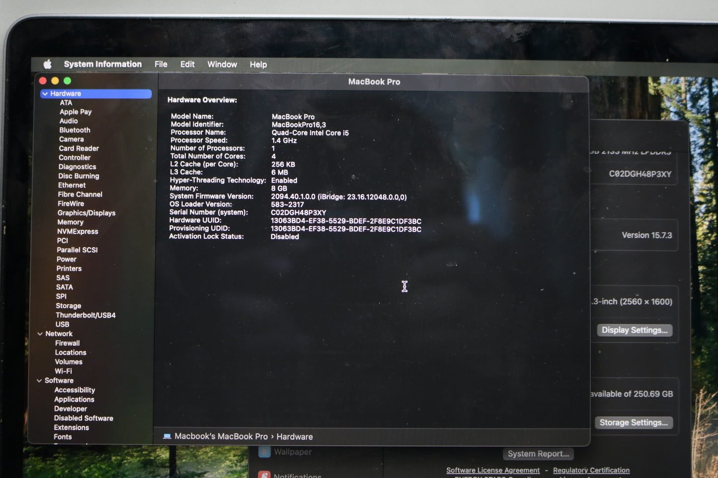 2020 Apple A2889 MacBook Pro (256GB, 8 GB RAM, Intel Core i5, Mac OS 15.7.3) (Please Read)