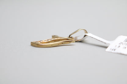 14k Letter V Charm w/Clear Stone
