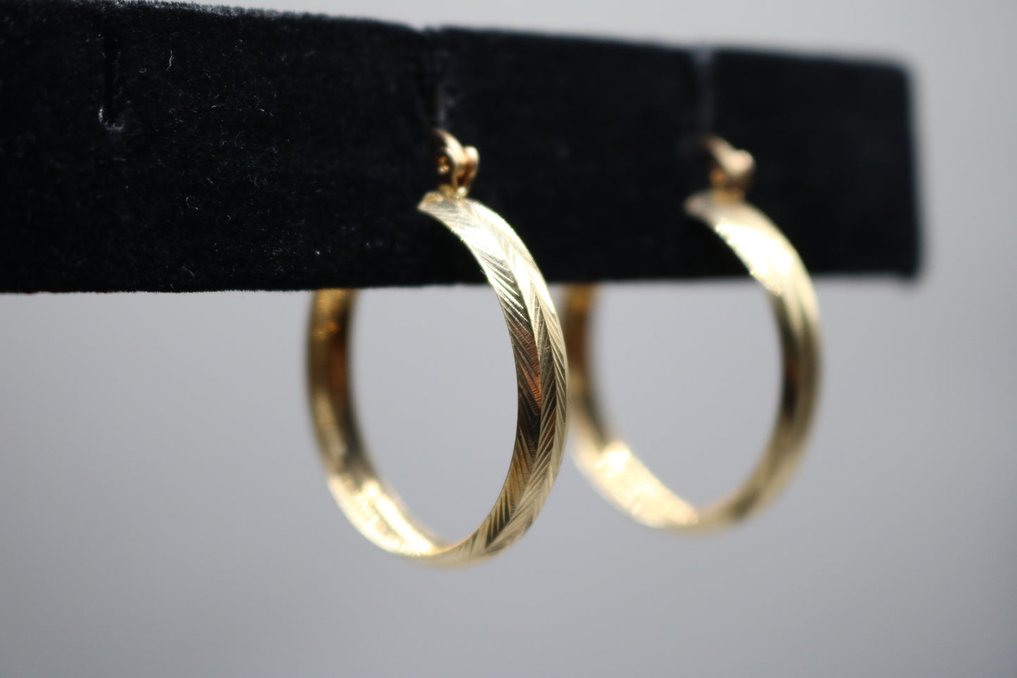 14k Yellow Gold Hoop Earring