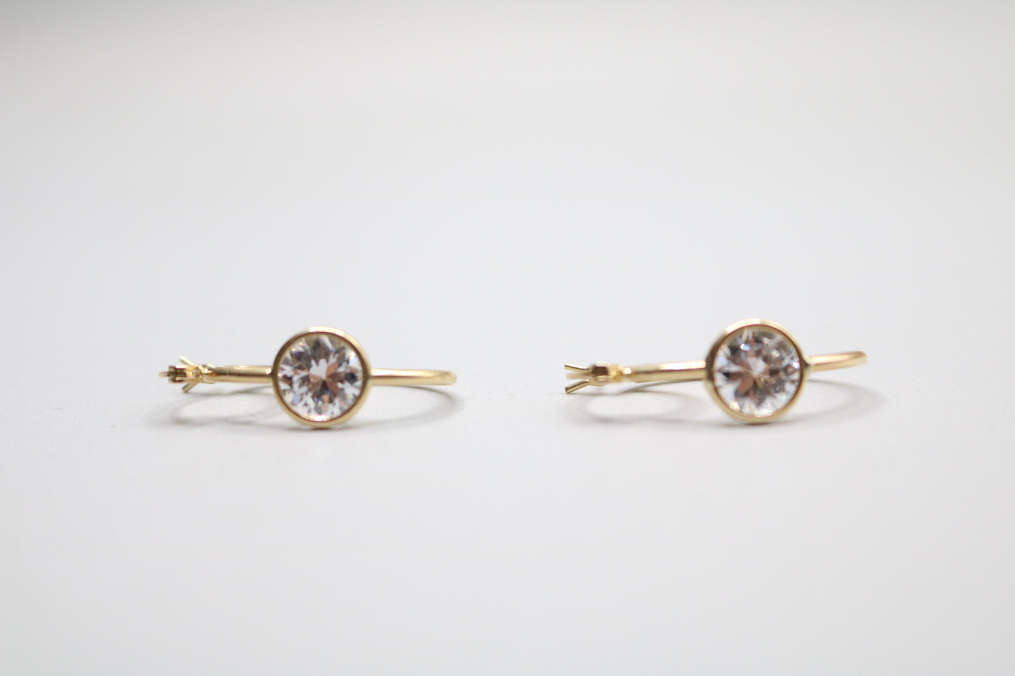 10k Yellow Gold Hoop Earring with Clear Stone