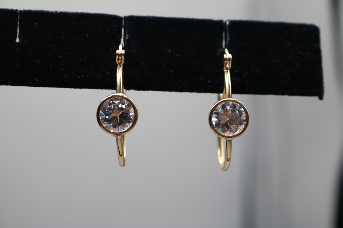10k Yellow Gold Hoop Earring with Clear Stone