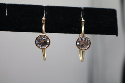 10k Yellow Gold Hoop Earring with Clear Stone