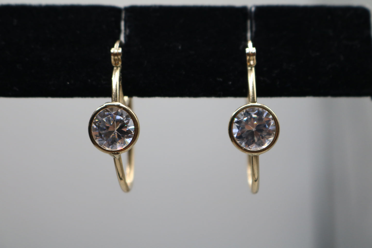 10k Yellow Gold Hoop Earring with Clear Stone