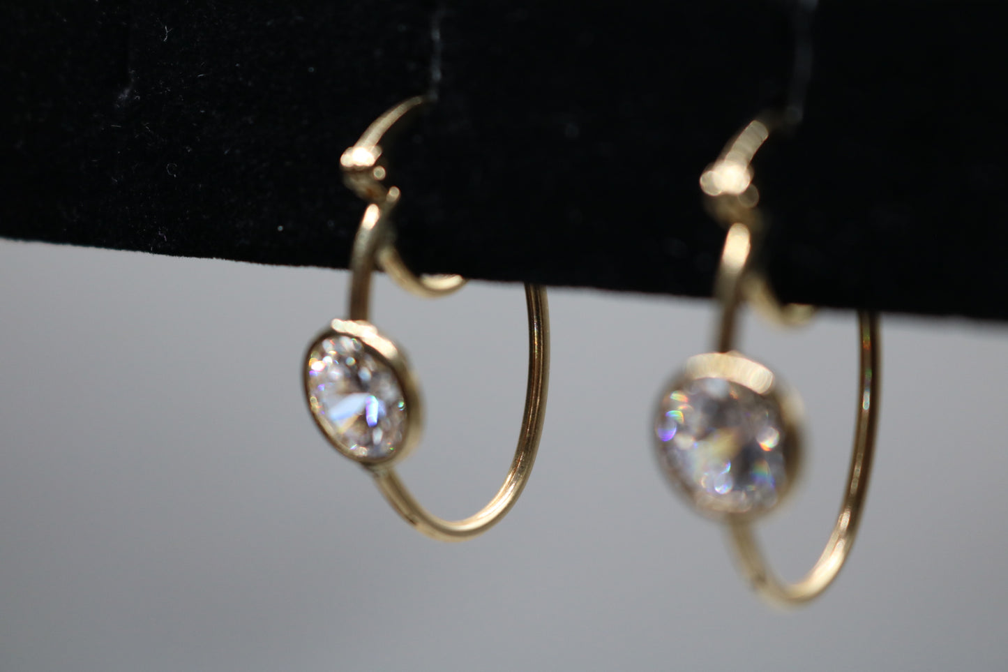 10k Yellow Gold Hoop Earring with Clear Stone