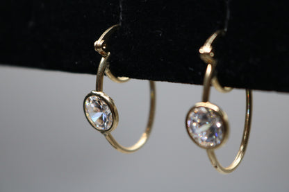 10k Yellow Gold Hoop Earring with Clear Stone