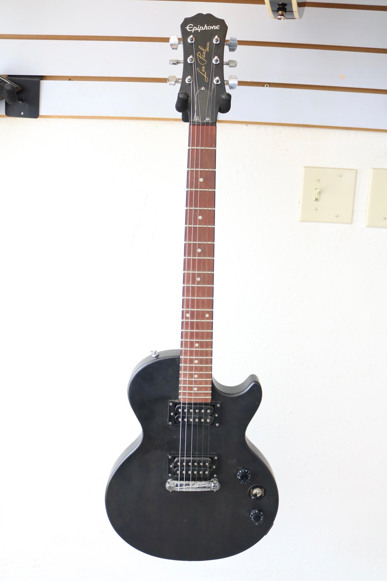 Epiphone Les Paul Special 6-String Guitar (No Shipping)
