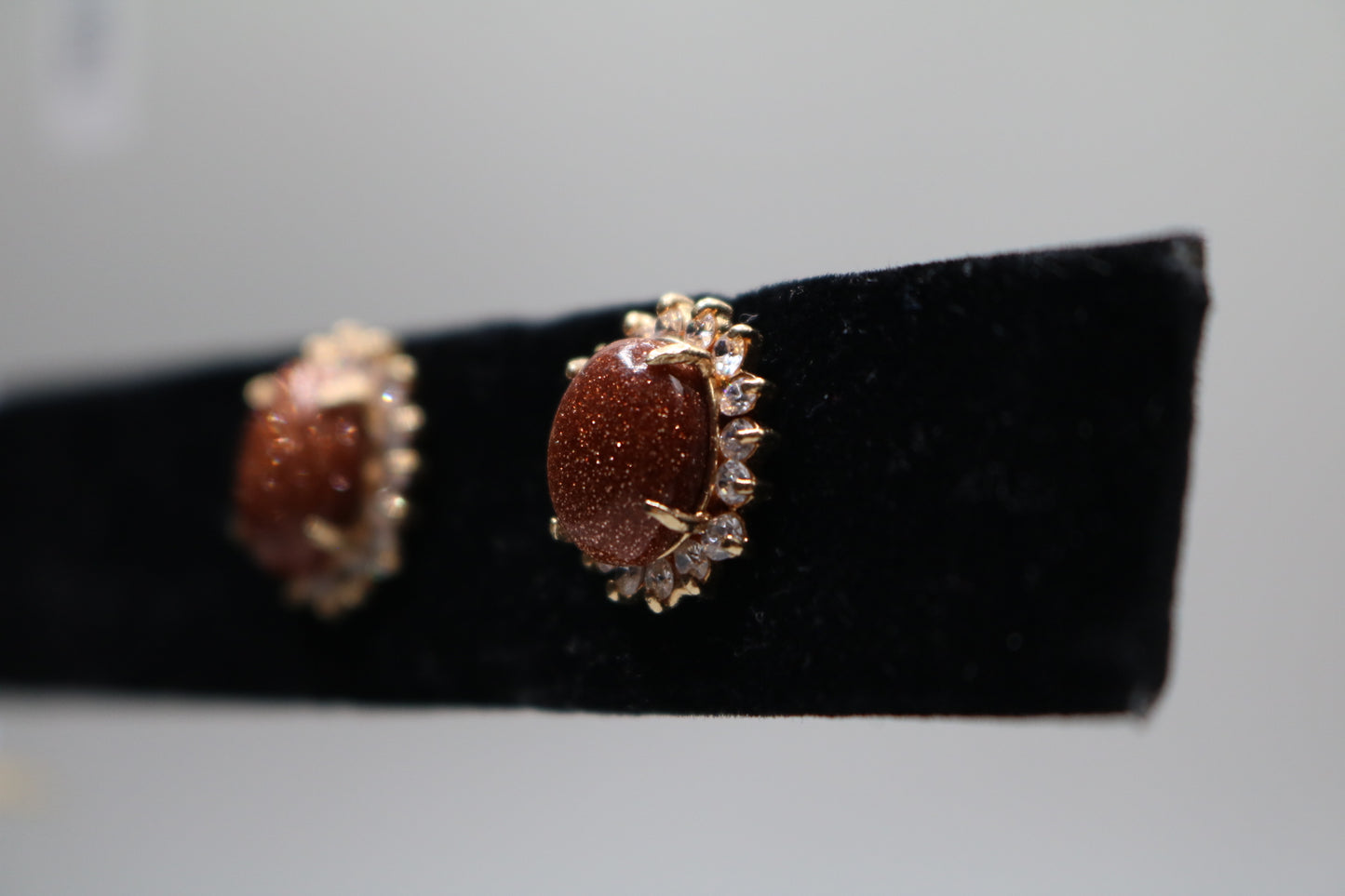 14k Yellow Gold Oval Brown Sunstone Earring