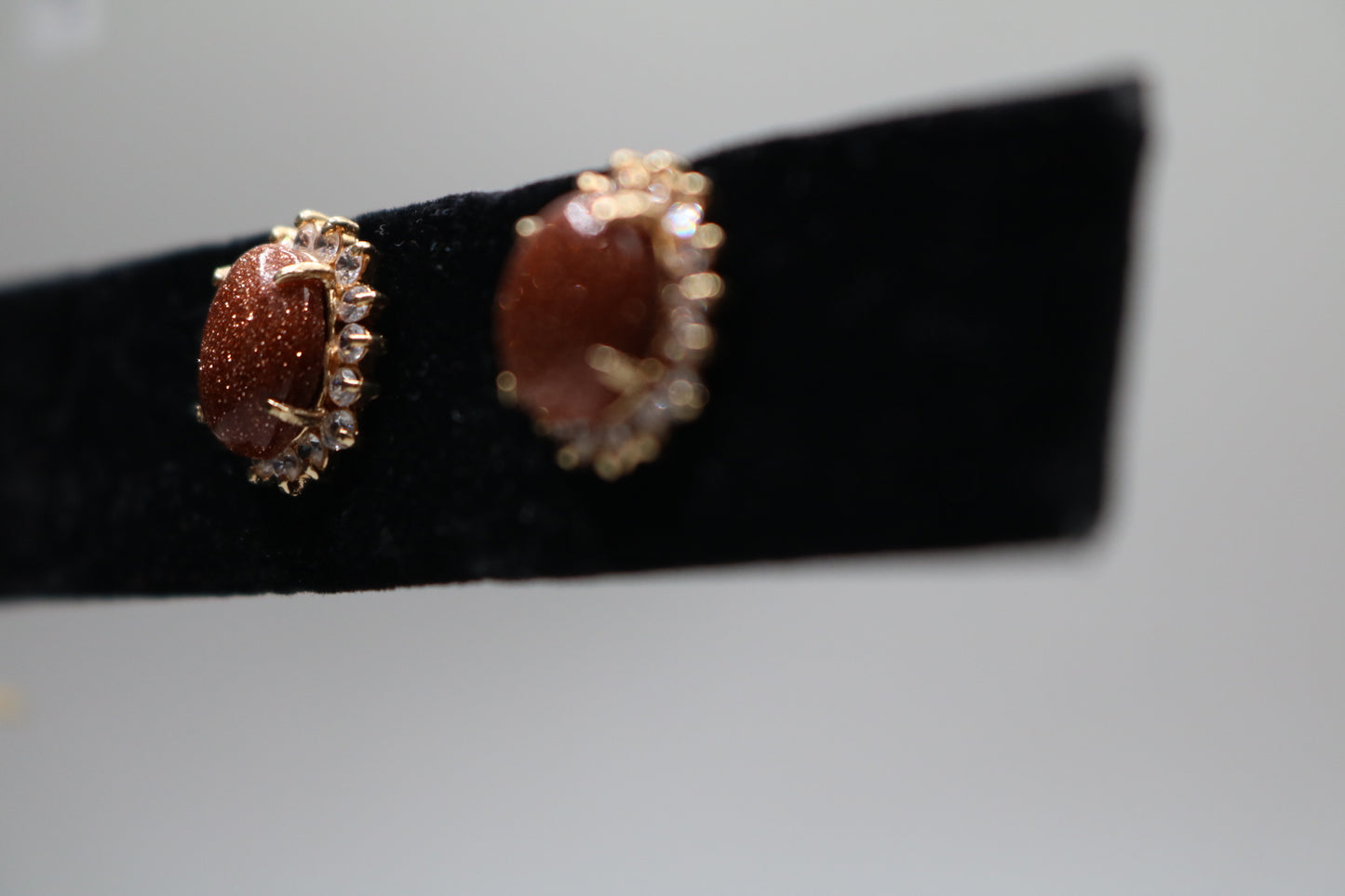 14k Yellow Gold Oval Brown Sunstone Earring