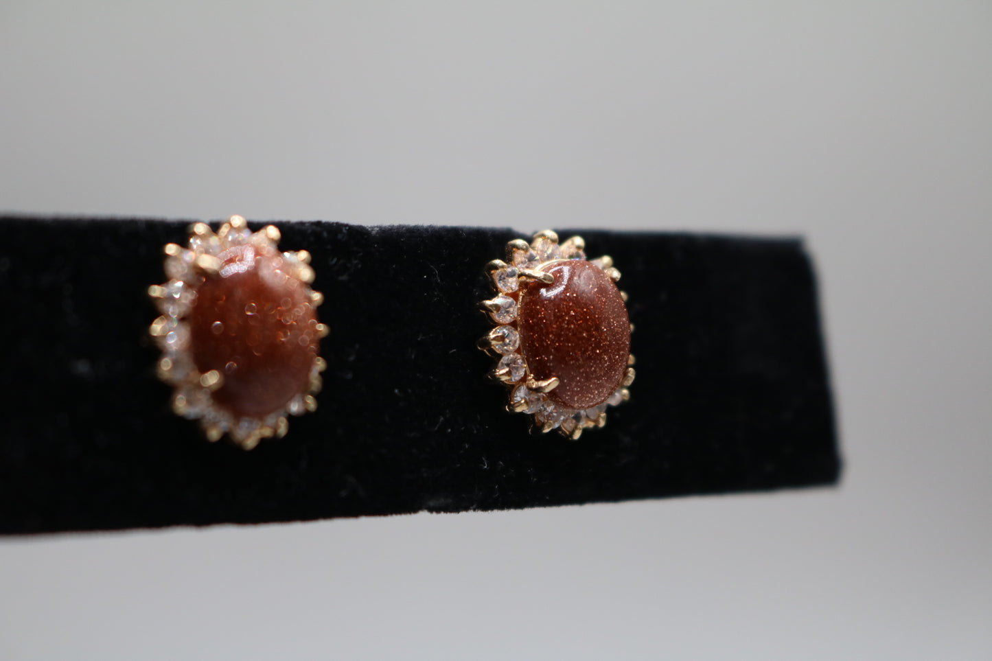 14k Yellow Gold Oval Brown Sunstone Earring