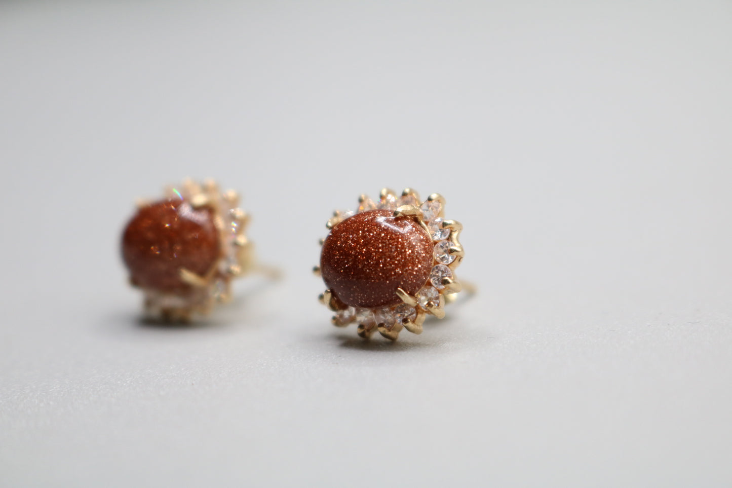14k Yellow Gold Oval Brown Sunstone Earring