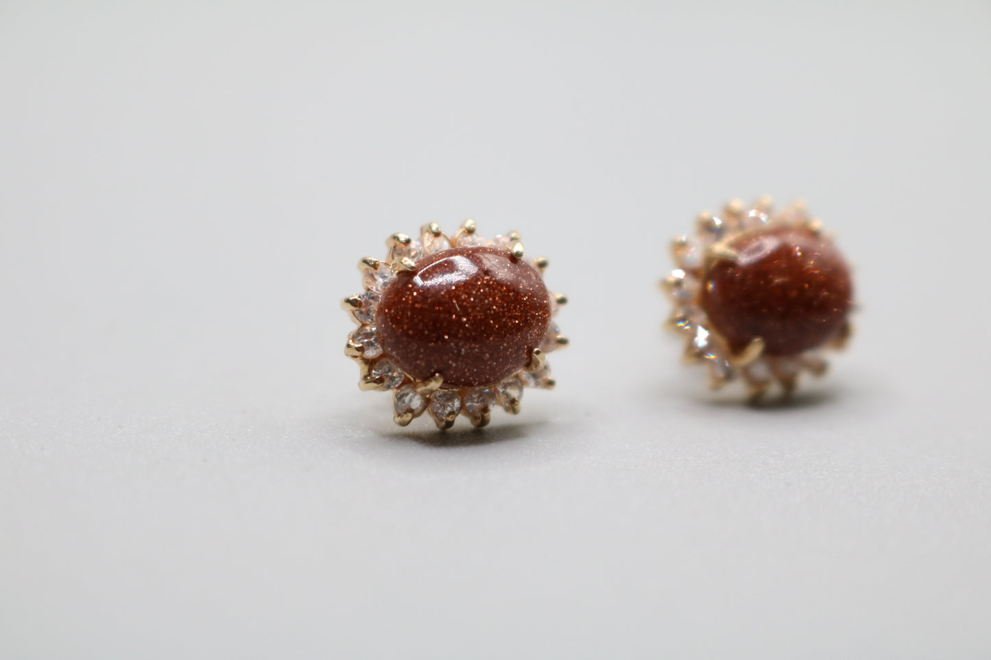 14k Yellow Gold Oval Brown Sunstone Earring