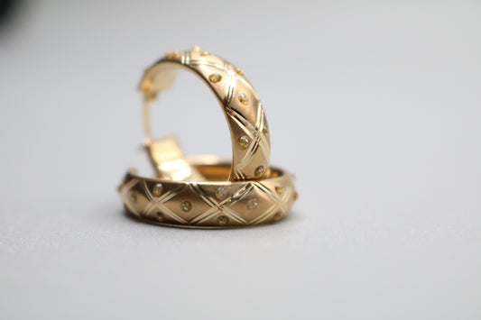 14k Yellow Gold Crisscross Style Hoop Earring