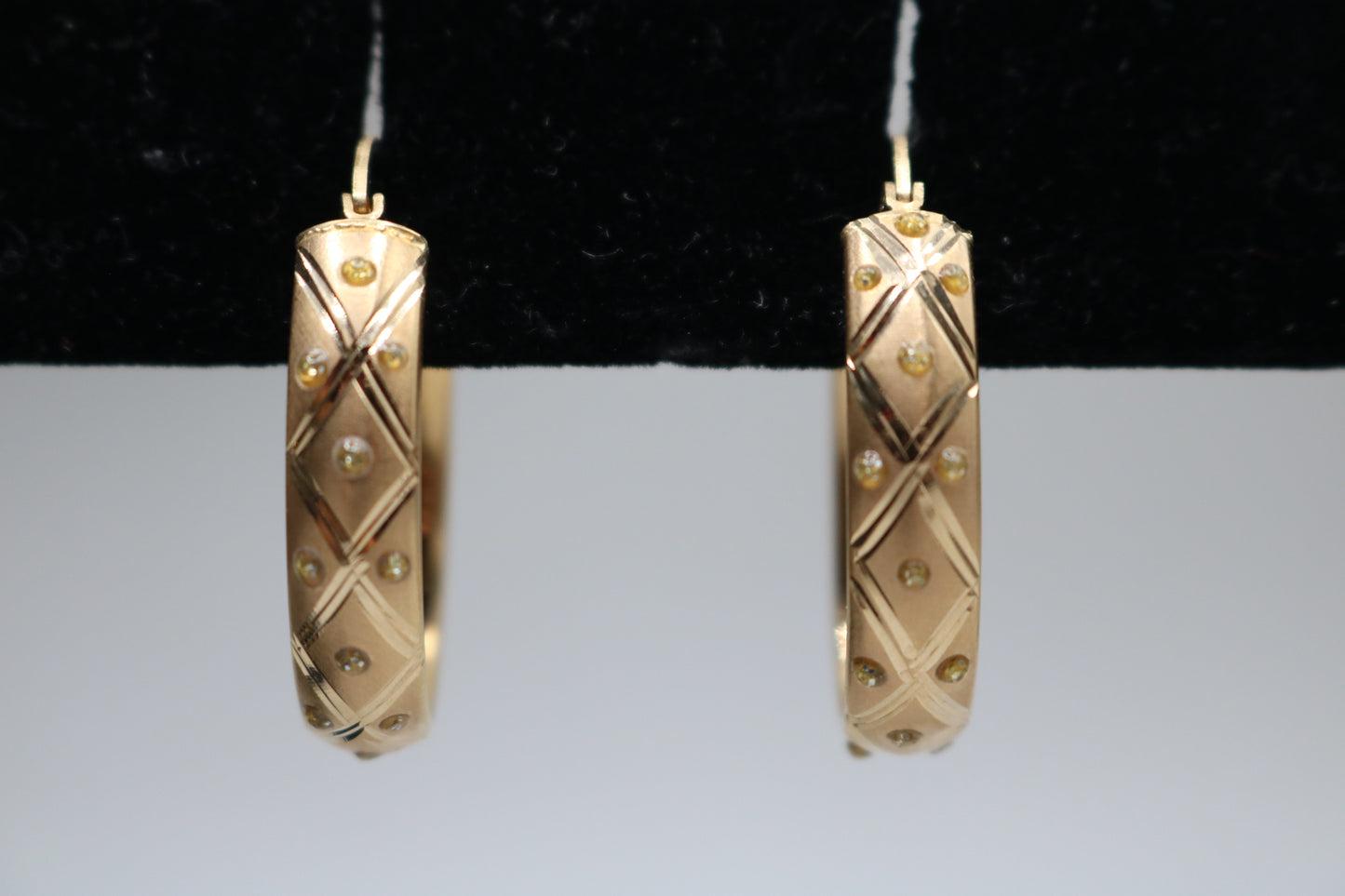 14k Yellow Gold Crisscross Style Hoop Earring