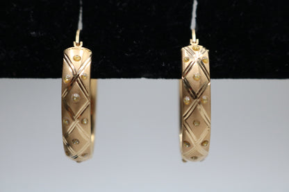 14k Yellow Gold Crisscross Style Hoop Earring