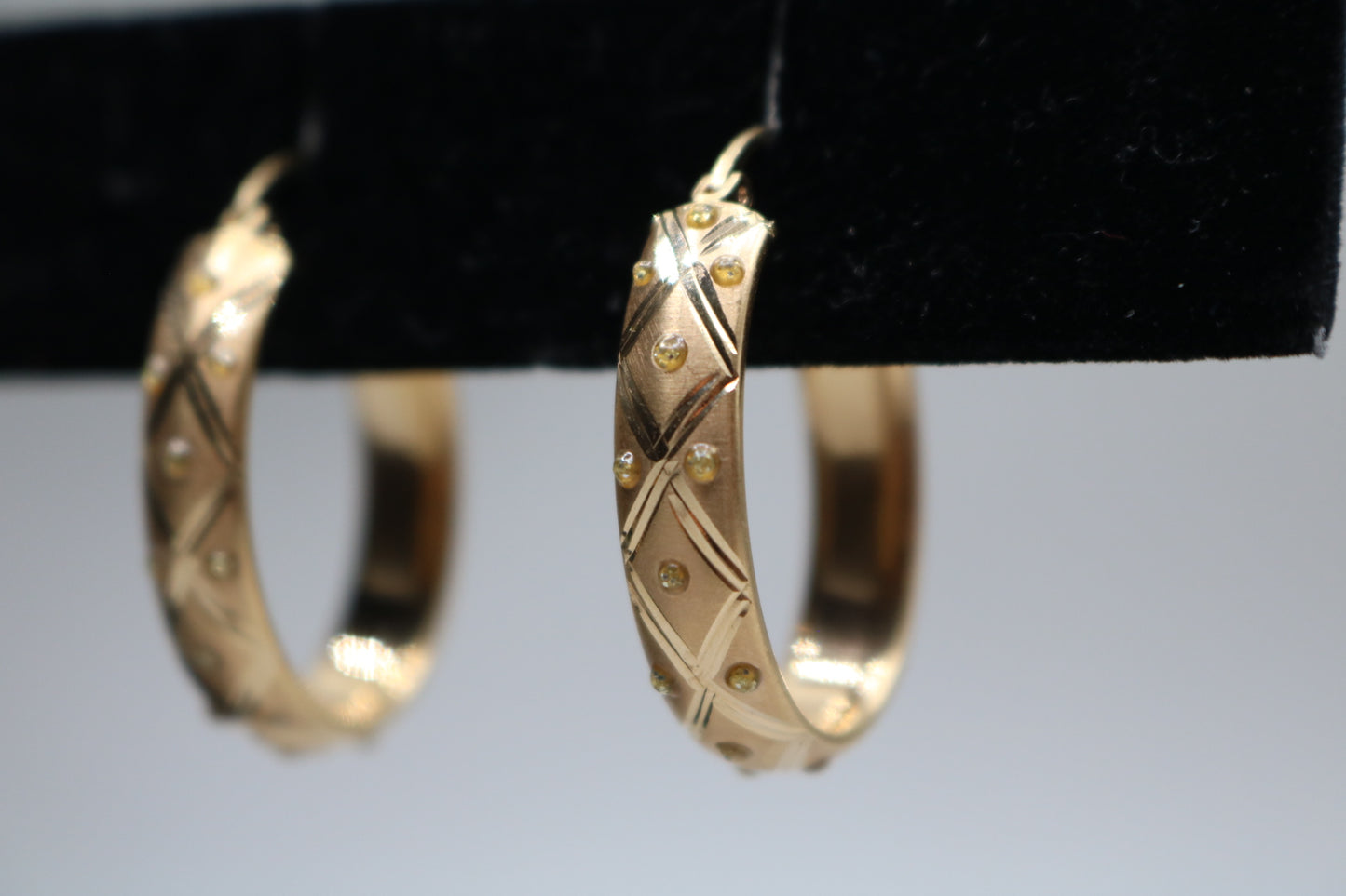 14k Yellow Gold Crisscross Style Hoop Earring